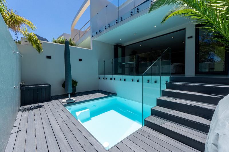 3 Bedroom Property for Sale in Camps Bay Western Cape